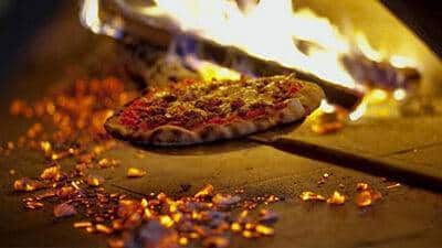 Smokin’ Oak Wood-Fired Pizza & Taproom
